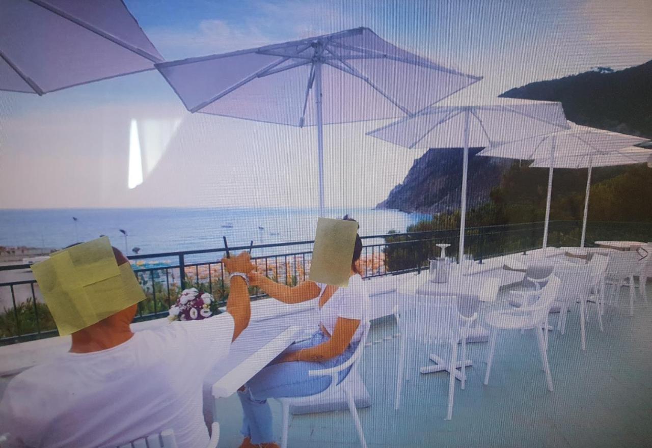 מונטרוסו אל מארה Monterosso Apartments In Servano'S Villas מראה חיצוני תמונה